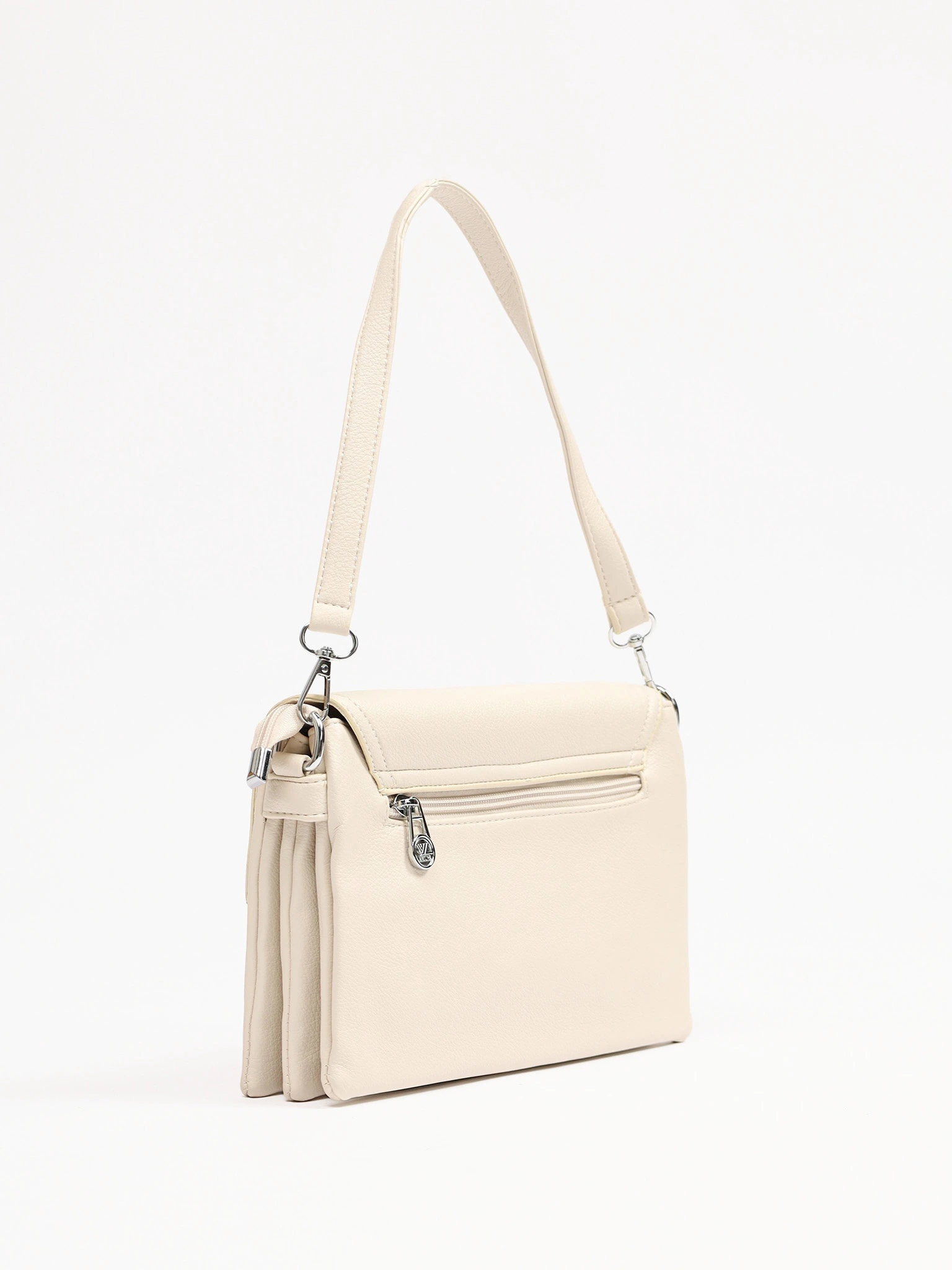 Сумка-кроссбоди со съемной ручкой и декоративными пуллерами в ассортименте